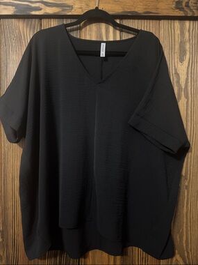 Zenana Outfitters Black V-Neck Draped Top